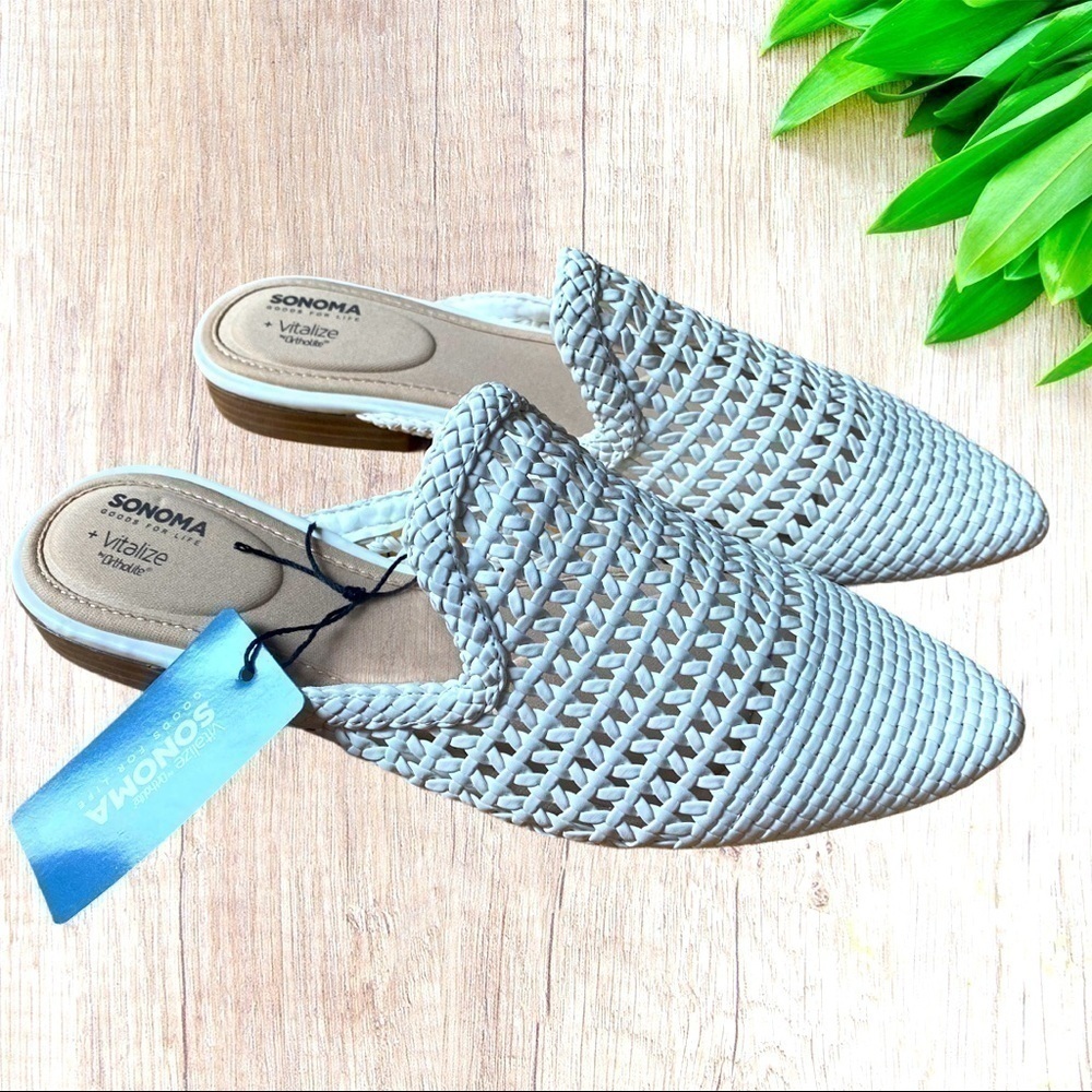 ☀️ Ladies white slip on shoe ☀️